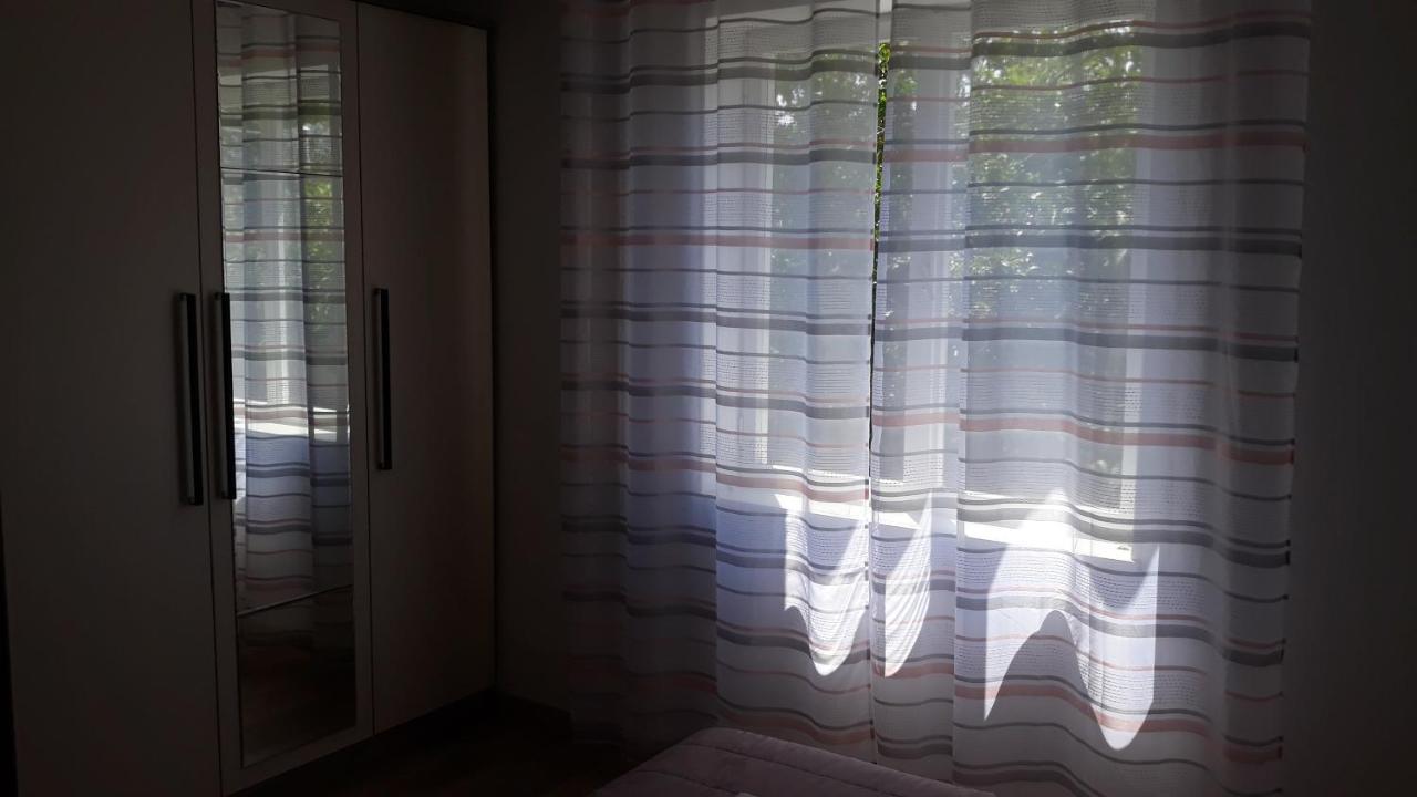 Mini Apartment Petra - Rooms Purple & Green With Kitchen And Garden ดูบรอฟนิก ภายนอก รูปภาพ