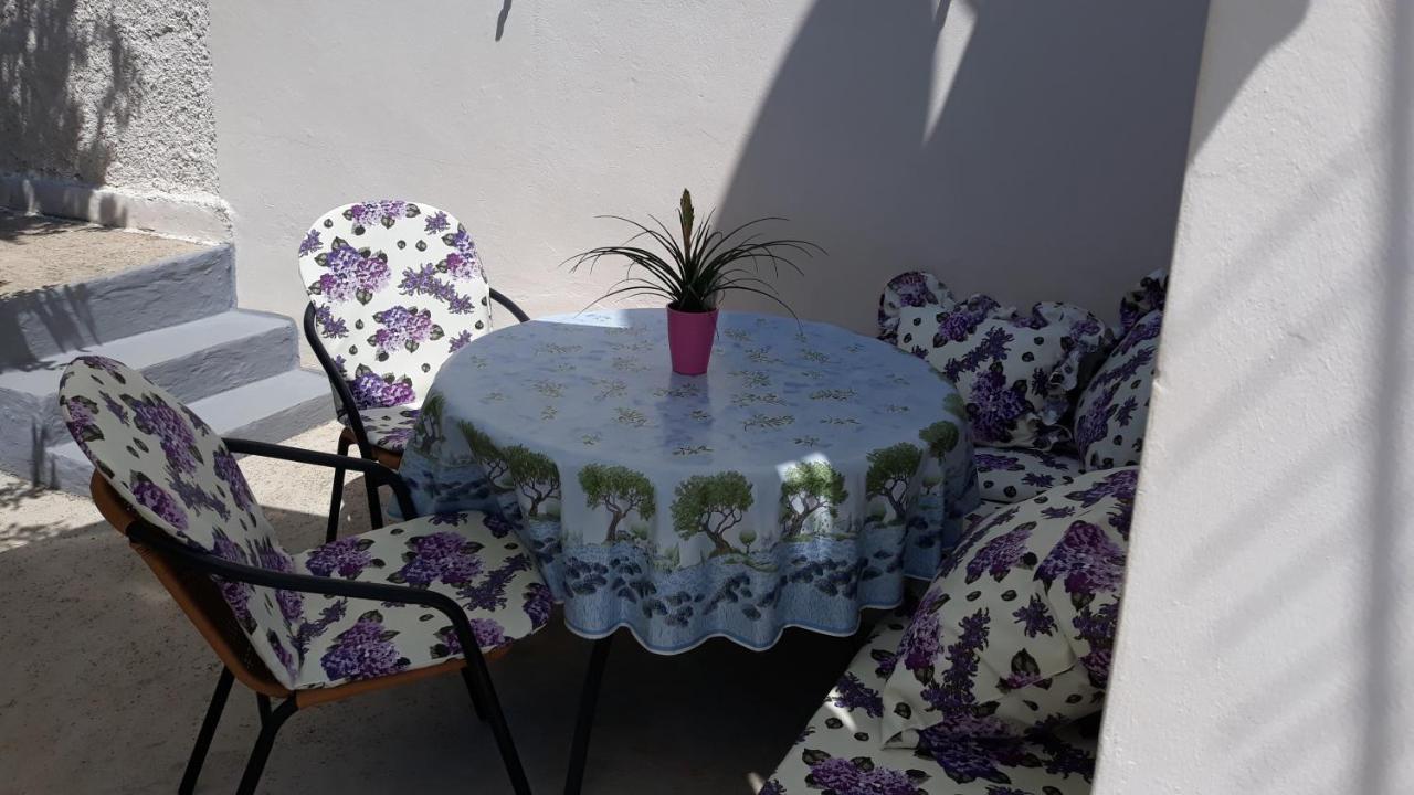 Mini Apartment Petra - Rooms Purple & Green With Kitchen And Garden ดูบรอฟนิก ภายนอก รูปภาพ