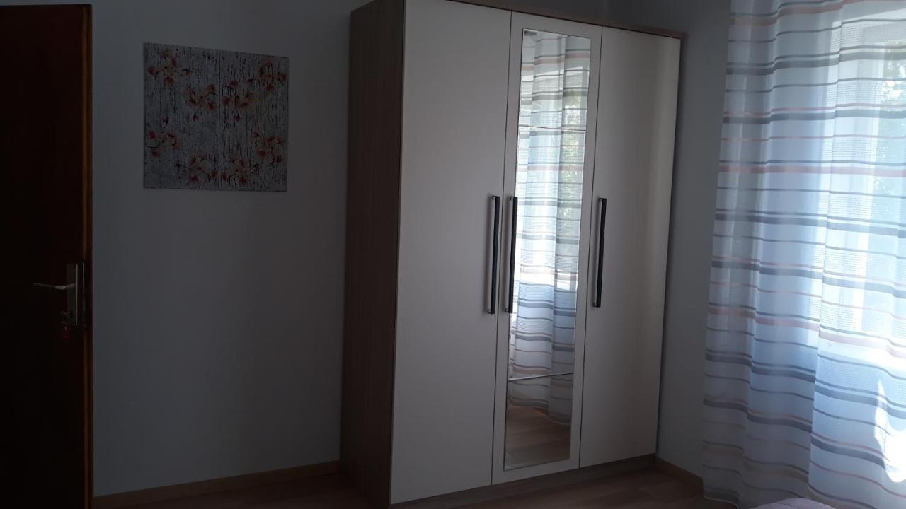 Mini Apartment Petra - Rooms Purple & Green With Kitchen And Garden ดูบรอฟนิก ภายนอก รูปภาพ