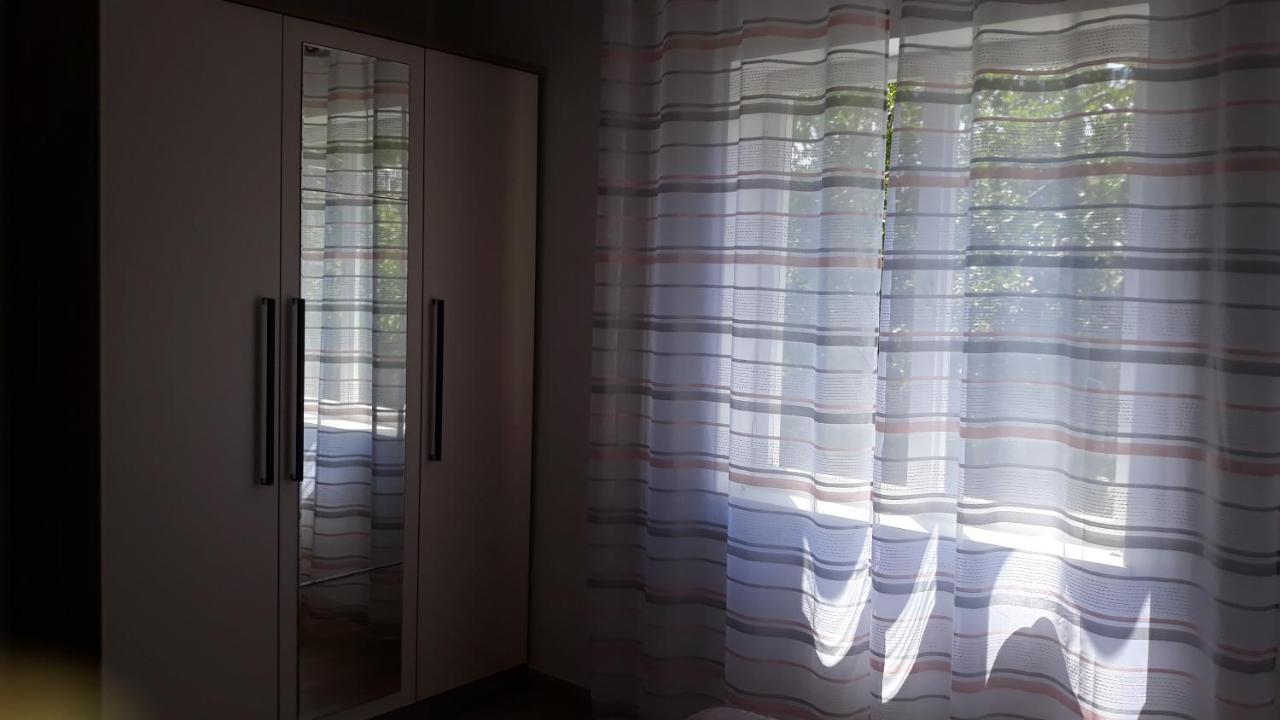 Mini Apartment Petra - Rooms Purple & Green With Kitchen And Garden ดูบรอฟนิก ภายนอก รูปภาพ